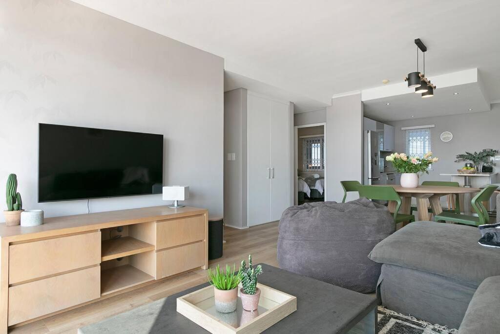 Horizon Bay 205 Self-catering Beachfront By Hmh *